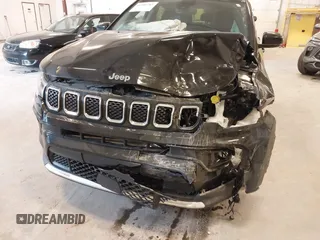 2024 Jeep Compass Limited с VIN 3C4NJDCN4RT582766, выставлен на аукционе IAAI как лот 41909782 с пробегом 13 134 миль миль и . История ставок и продаж доступна на DreamBid. Изображение 6.