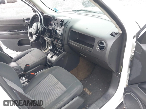 2013 Jeep Patriot Sport z VIN 1C4NJRBB3DD234329, wystawiony jako IAAI lot #42183474 z przebiegiem 152 281 mil mil oraz . Historia ofert i sprzedaży dostępna na DreamBid. Obrazek 5.