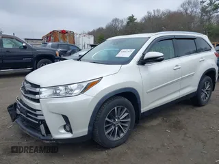 2019 Toyota Highlander SE with VIN 5TDJZRFH3KS629568, listed as a IAAI auction lot 42037373 with 93,358 mi miles and . Bid and sale history available at DreamBid. Image 17.