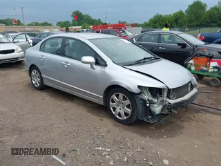 2009 Honda Civic LX z VIN 19XFA16529E038947, wystawiony jako IAAI lot #42412486 z przebiegiem 161 409 mil mil oraz . Historia ofert i sprzedaży dostępna na DreamBid. Obrazek 1.