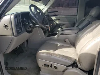 2004 Chevrolet Suburban LT with VIN 3GNEC16T34G267226, listed as a Copart auction lot 47104825 with 128,683 mi miles and Salvage Title. Bid and sale history available at carsss.com. Image 7.