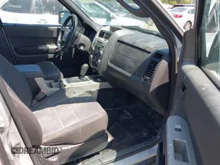 2011 Ford Escape XLT с VIN 1FMCU9D75BKB26421, выставлен на аукционе IAAI как лот 42421183 с пробегом 151 693 миль миль и . История ставок и продаж доступна на DreamBid. Изображение 5.