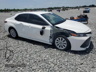 2020 Toyota Camry LE with VIN 4T1C11AK0LU340449, listed as a Copart auction lot 54071195 with 16,881 mi miles and Salvage Title. Bid and sale history available at carsss.com. Image 4.