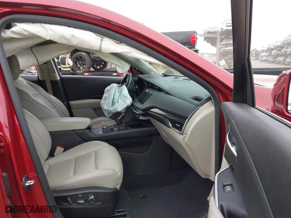 2020 Cadillac XT4 FWD Premium Luxury with VIN 1GYFZCR44LF135520, listed as a IAAI auction lot 41197302 with 78,324 mi miles. Bid and sale history available at carsss.com. Image 5.