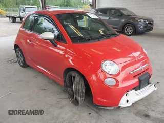 2017 FIAT 500e z VIN 3C3CFFGE2HT546074, wystawiony jako IAAI lot #42269995 z przebiegiem 42 782 mil mil oraz . Historia ofert i sprzedaży dostępna na DreamBid. Obrazek 1.