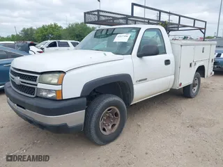 2007 Chevrolet Silverado 2500 with VIN 1GBHC24U57E123605, listed as a IAAI auction lot 42027406 with 201,311 mi miles. Bid and sale history available at carsss.com. Image 2.