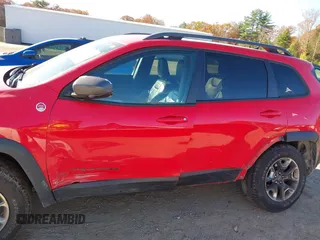 2019 Jeep Cherokee Trailhawk с VIN 1C4PJMBX7KD298488, выставлен на аукционе IAAI как лот 40697687 с пробегом 127 060 миль миль и . История ставок и продаж доступна на DreamBid. Изображение 14.