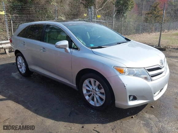 2013 Toyota Venza LE with VIN 4T3ZA3BB8DU080430, listed as a IAAI auction lot 41796127 with 226,403 mi miles. Bid and sale history available at carsss.com. Image 1.