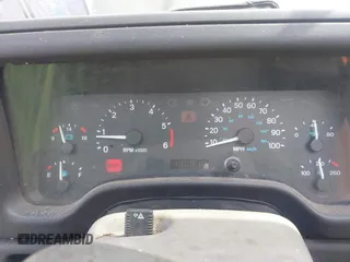 1999 Jeep Wrangler SE z VIN 1J4FY29P3XP469786, wystawiony jako IAAI lot #42131018 z przebiegiem 130 918 mil mil oraz . Historia ofert i sprzedaży dostępna na DreamBid. Obrazek 7.