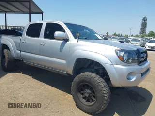 2008 Toyota Tacoma PreRunner z VIN 5TEKU72N88Z501650, wystawiony jako IAAI lot #42146124 z przebiegiem 259 363 mil mil oraz . Historia ofert i sprzedaży dostępna na DreamBid. Obrazek 1.