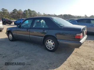 1995 Mercedes-Benz E Class with VIN WDBEB31E0SC232707, listed as a Copart auction lot 44348885 with 310,955 mi miles and Clean Title. Bid and sale history available at carsss.com. Image 2.
