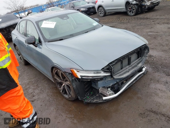 2024 Volvo S60 Plus Dark Theme with VIN 7JRL12TL5RG289457, listed as a IAAI auction lot 41657372 with 1,640 mi miles and . Bid and sale history available at DreamBid. Image 1.