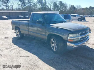 1999 Chevrolet Silverado 1500 with VIN 1GCEC14V0XE157629, listed as a IAAI auction lot 41370314 with 194,289 mi miles. Bid and sale history available at carsss.com. Image 1.