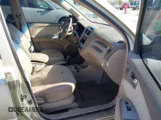 2006 Kia Sportage LX z VIN KNDJF723X67143301, wystawiony jako IAAI lot #41950899 z przebiegiem 271 184 mil mil oraz . Historia ofert i sprzedaży dostępna na DreamBid. Obrazek 5.