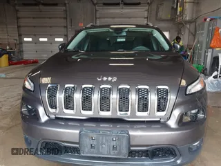 2017 Jeep Cherokee Latitude with VIN 1C4PJMCB6HW648564, listed as a IAAI auction lot 41987580 with 67,024 mi miles. Bid and sale history available at carsss.com. Image 12.
