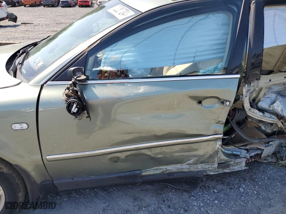 2003 Volkswagen Passat GLX with VIN WVWYH63B23E326238, listed as a Copart auction lot 70220704 with 167,857 mi miles and Salvage Title. Bid and sale history available at carsss.com. Image 7.