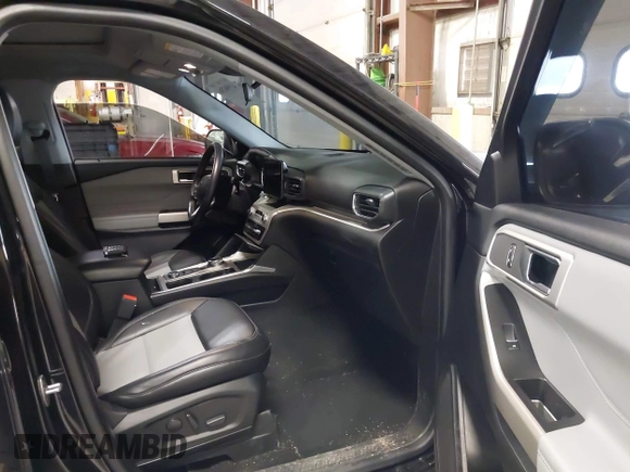 2022 Ford Explorer XLT z VIN 1FMSK8DH8NGA68848, wystawiony jako IAAI lot #41996766 z przebiegiem 48 191 mil mil oraz . Historia ofert i sprzedaży dostępna na DreamBid. Obrazek 5.