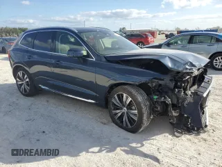 2022 Volvo XC60 Recharge Plug-In Hybrid Inscription with VIN YV4H60DL2N1069891, listed as a Copart auction lot 84258724 with 13,365 mi miles and Salvage Title. Bid and sale history available at carsss.com. Image 4.