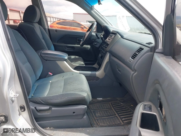 2006 Honda Pilot LX with VIN 2HKYF18156H527449, listed as a IAAI auction lot 42097170 with 178,983 mi miles. Bid and sale history available at carsss.com. Image 5.