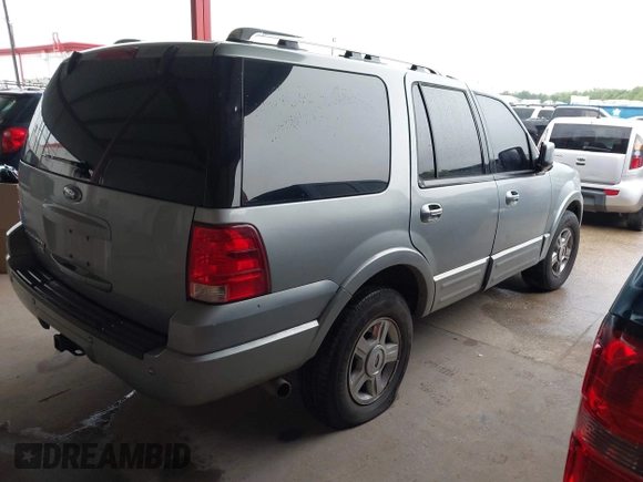 2006 Ford Expedition Limited with VIN 1FMFU19566LA69460, listed as a IAAI auction lot 41821057 with 263,586 mi miles. Bid and sale history available at carsss.com. Image 4.