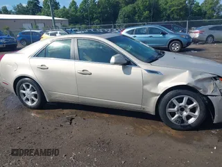 2009 Cadillac CTS RWD с VIN 1G6DF577290119328, выставлен на аукционе IAAI как лот 42508096 с пробегом 136 049 миль миль и . История ставок и продаж доступна на DreamBid. Изображение 13.