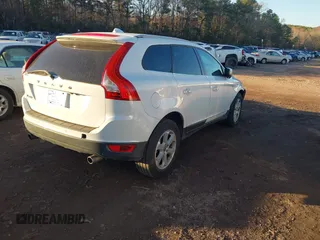 2013 Volvo XC60 3.2L z VIN YV4952DLXD2385728, wystawiony jako IAAI lot #41157089 z przebiegiem 146 146 mil mil oraz . Historia ofert i sprzedaży dostępna na DreamBid. Obrazek 4.