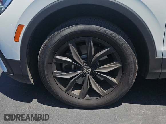 2024 Volkswagen Tiguan SE с VIN 3VV3B7AX0RM096462, выставлен на аукционе IAAI как лот 42844462 с пробегом 33 442 миль миль и . История ставок и продаж доступна на DreamBid. Изображение 44.