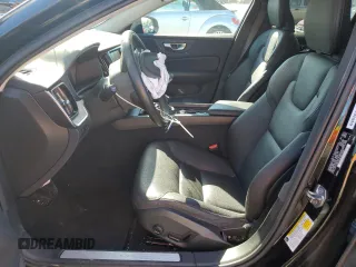 2021 Volvo V60 z VIN YV4102WK7M1074487, wystawiony jako Copart lot #51158164 z przebiegiem 45 862 mil mil oraz . Historia ofert i sprzedaży dostępna na DreamBid. Obrazek 7.