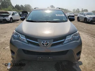 2015 Toyota RAV4 LE z VIN JTMBFREV8FD138497, wystawiony jako Copart lot #60345825 z przebiegiem 62 188 mil mil oraz Szkoda całkowita • Salvage title. Historia ofert i sprzedaży dostępna na DreamBid. Obrazek 5.