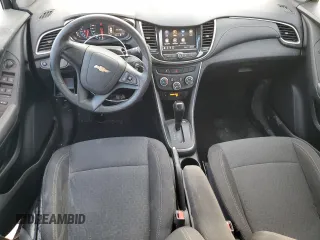 2020 Chevrolet Trax LS z VIN 3GNCJNSB2LL128342, wystawiony jako Copart lot #51242865 z przebiegiem 52 541 mil mil oraz Czysty tytuł • Clean title. Historia ofert i sprzedaży dostępna na DreamBid. Obrazek 8.