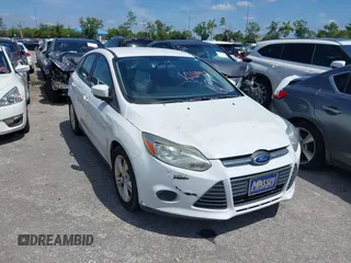 2014 Ford Focus SE z VIN 1FADP3K26EL119499, wystawiony jako IAAI lot #42119984 z przebiegiem 175 011 mil mil oraz . Historia ofert i sprzedaży dostępna na DreamBid. Obrazek 1.