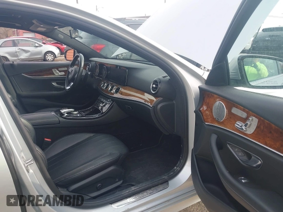 2017 Mercedes-Benz E 300 Luxury with VIN WDDZF4KB0HA091682, listed as a IAAI auction lot 41994966 with 37,238 mi miles and . Bid and sale history available at DreamBid. Image 5.