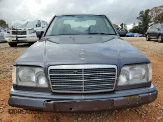 1995 Mercedes-Benz E Class with VIN WDBEA32E8SC233296, listed as a Copart auction lot 78461594 with 319,361 mi miles and Salvage Title. Bid and sale history available at carsss.com. Image 5.