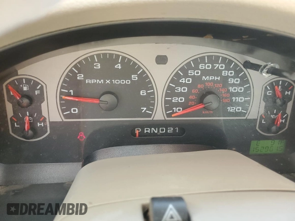 2008 Ford F-150 XL z VIN 1FTRW12WX8FB92694, wystawiony jako Copart lot #53891125 z przebiegiem 152 961 mil mil oraz Czysty tytuł • Clean title. Historia ofert i sprzedaży dostępna na DreamBid. Obrazek 9.