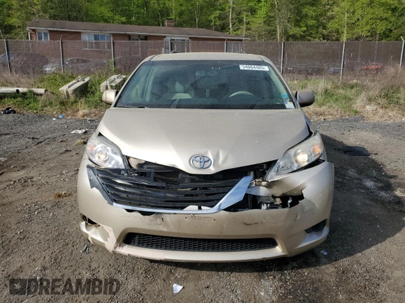 2014 Toyota Sienna LE AAS z VIN 5TDKK3DC2ES444056, wystawiony jako Copart lot #54064405 z przebiegiem 146 550 mil mil oraz Szkoda całkowita • Salvage title. Historia ofert i sprzedaży dostępna na DreamBid. Obrazek 5.