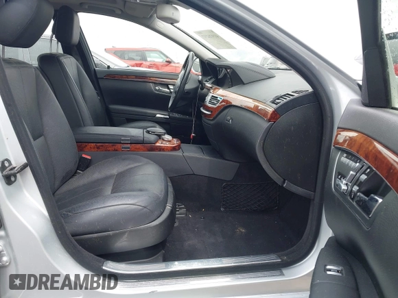2008 Mercedes-Benz S 550 with VIN WDDNG71X18A153424, listed as a IAAI auction lot 41926237 with 88,869 mi miles and . Bid and sale history available at DreamBid. Image 5.