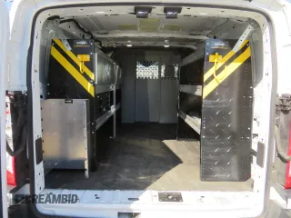 2018 Ford Transit z VIN 1FTYR1YG9JKA68352, wystawiony jako Copart lot #79935704 z przebiegiem 64 560 mil mil oraz Szkoda całkowita • Salvage title. Historia ofert i sprzedaży dostępna na DreamBid. Obrazek 6.