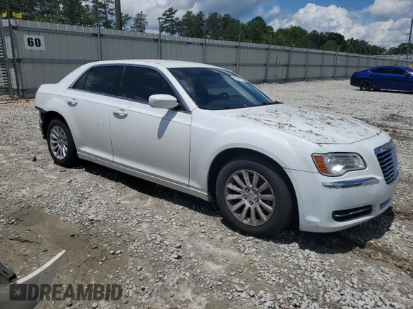 2014 Chrysler 300 z VIN 2C3CCAAG9EH239902, wystawiony jako Copart lot #56529875 z przebiegiem 118 752 mil mil oraz Szkody całkowita. Historia ofert i sprzedaży dostępna na DreamBid. Obrazek 4.
