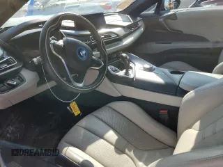 2015 BMW i8 z VIN WBY2Z2C51FV392465, wystawiony jako Copart lot #46313565 z przebiegiem Nie podano mil oraz Czysty tytuł • Clean title. Historia ofert i sprzedaży dostępna na DreamBid. Obrazek 7.