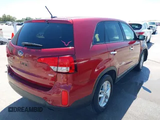 2015 Kia Sorento LX with VIN 5XYKT3A62FG592895, listed as a IAAI auction lot 41968561 with 99,761 mi miles. Bid and sale history available at carsss.com. Image 4.