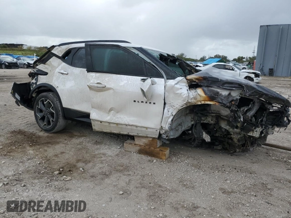 2020 Chevrolet Blazer RS z VIN 3GNKBERS2LS631437, wystawiony jako Copart lot #85185324 z przebiegiem Nie podano mil oraz Nie do naprawy • Non repairable. Historia ofert i sprzedaży dostępna na DreamBid. Obrazek 4.