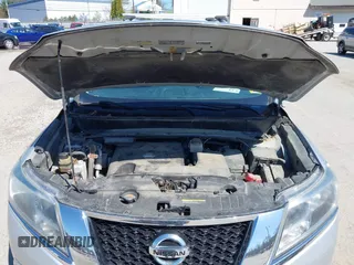 2016 Nissan Pathfinder Platinum with VIN 5N1AR2MM0GC616224, listed as a IAAI auction lot 42088422 with 131,411 mi miles. Bid and sale history available at carsss.com. Image 10.