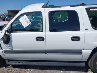 2002 Chevrolet Suburban LS z VIN 3GNEC16Z22G199485, wystawiony jako IAAI lot #41957709 z przebiegiem 252 177 mil mil oraz . Historia ofert i sprzedaży dostępna na DreamBid. Obrazek 14.
