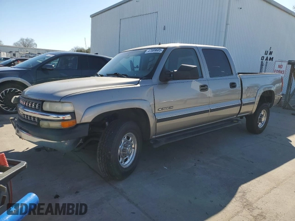 2002 Chevrolet Silverado 1500HD LS z VIN 1GCGC13U42F140126, wystawiony jako Copart lot #47089605 z przebiegiem 110 372 mil mil oraz Szkoda całkowita • Salvage title. Historia ofert i sprzedaży dostępna na DreamBid. Obrazek 1.