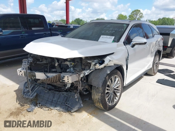 2022 Lexus RX 350L Luxury z VIN JTJJZKEA8N2026796, wystawiony jako IAAI lot #42331201 z przebiegiem 46 865 mil mil oraz . Historia ofert i sprzedaży dostępna na DreamBid. Obrazek 18.
