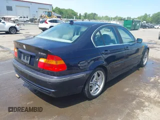 2005 BMW 3 Series 330i с VIN WBAEV53445KM40931, выставлен на аукционе IAAI как лот 42061235 с пробегом 298 421 миль миль и . История ставок и продаж доступна на DreamBid. Изображение 4.