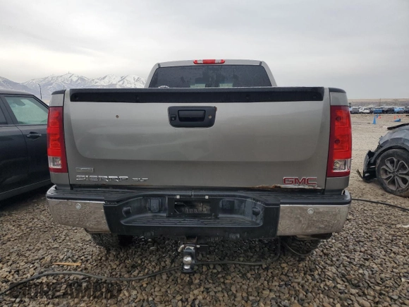 2012 GMC Sierra 1500 SLT z VIN 1GTR2WE74CZ262971, wystawiony jako Copart lot #85956964 z przebiegiem 105 004 mil mil oraz Czysty tytuł • Clean title. Historia ofert i sprzedaży dostępna na DreamBid. Obrazek 6.