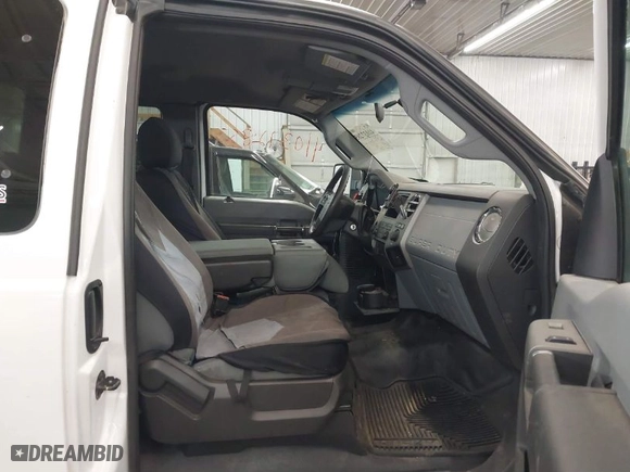 2012 Ford Super Duty F-250 SRW XL with VIN 1FT7X2B69CED00361, listed as a IAAI auction lot 41037285 with 298,507 mi miles. Bid and sale history available at carsss.com. Image 5.