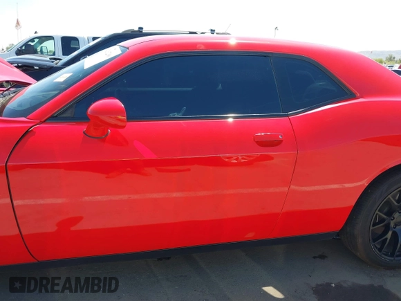 2018 Dodge Challenger SXT z VIN 2C3CDZAG6JH294667, wystawiony jako IAAI lot #42062200 z przebiegiem 84 911 mil mil oraz . Historia ofert i sprzedaży dostępna na DreamBid. Obrazek 15.