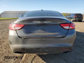 2016 Chrysler 200 S z VIN 1C3CCCBB3GN138217, wystawiony jako Copart lot #53496775 z przebiegiem 160 685 mil mil oraz Szkoda całkowita • Salvage title. Historia ofert i sprzedaży dostępna na DreamBid. Obrazek 6.